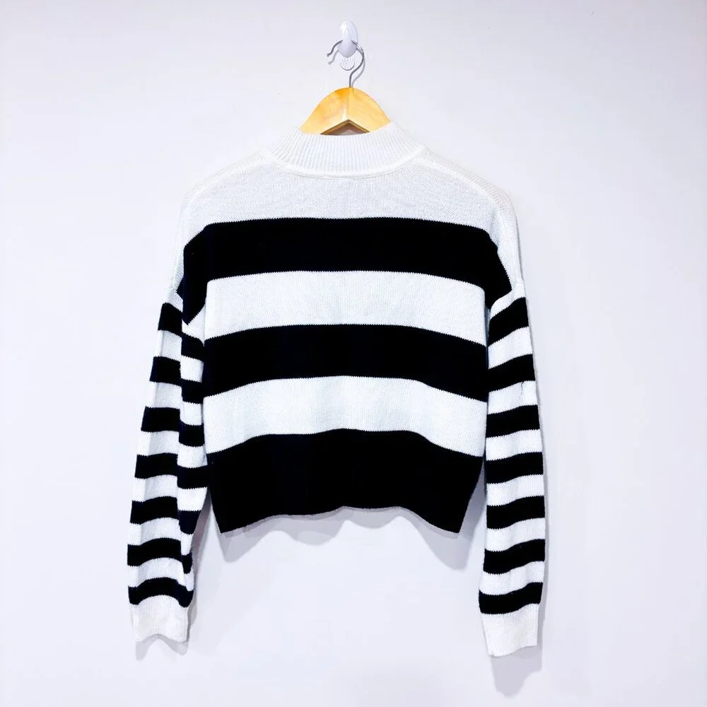 H&M Navy & White Striped Cropped Knit Sweater Mock Neck | Medium * - Picture 2 of 7